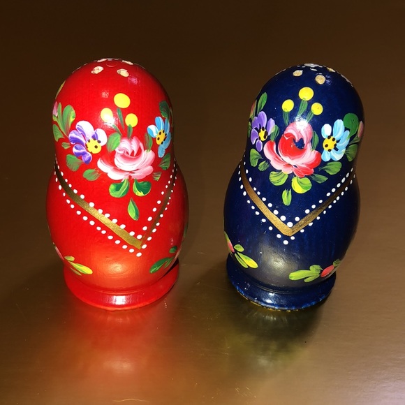 💖Russian Nesting Dolls Salt and Pepper Shakers - Picture 5 of 8